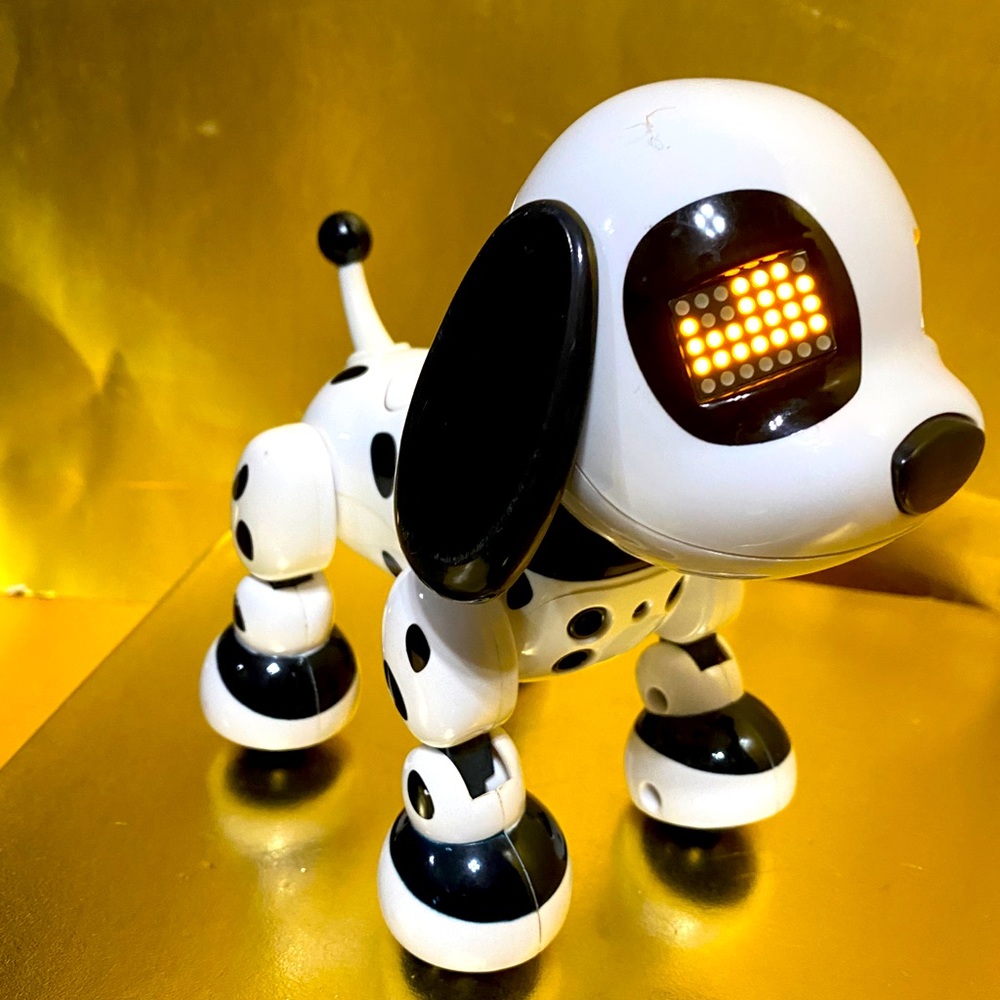 ZOOMER ZUPPIES COLLECTIBLE SPOT INTERACTIVE PUPPY WORKS MUSIC, SOUND & LIGHTS UP